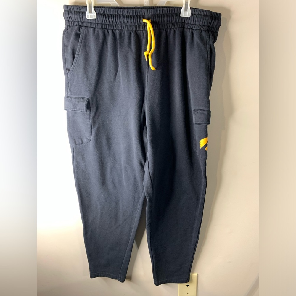 Men’s Iowa Hawkeyes NCAA Athletic Sweatpants size XL 40-42